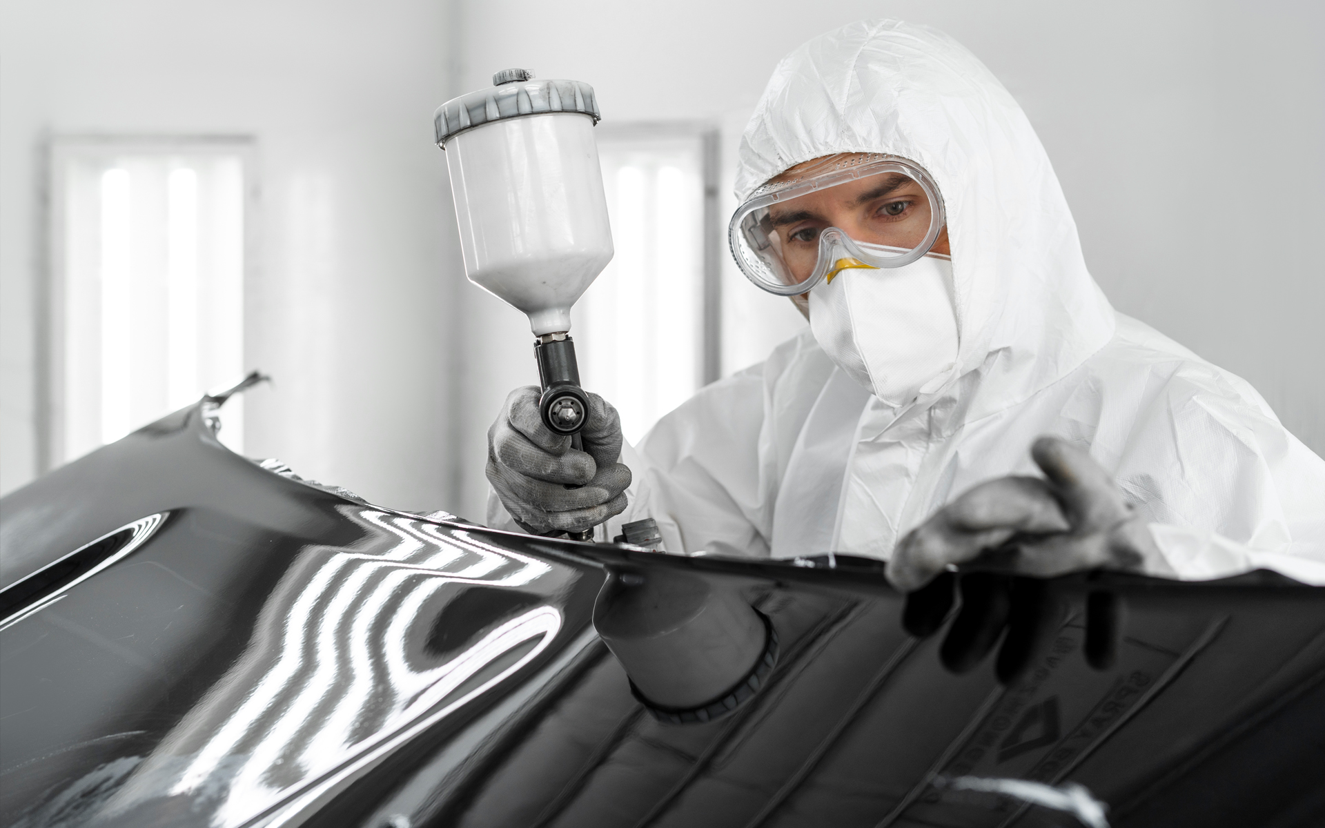 colorificio primavera fornitura di prodotti vernicianti di alta qualità DeBeer Refinish e Sherwin-Williams